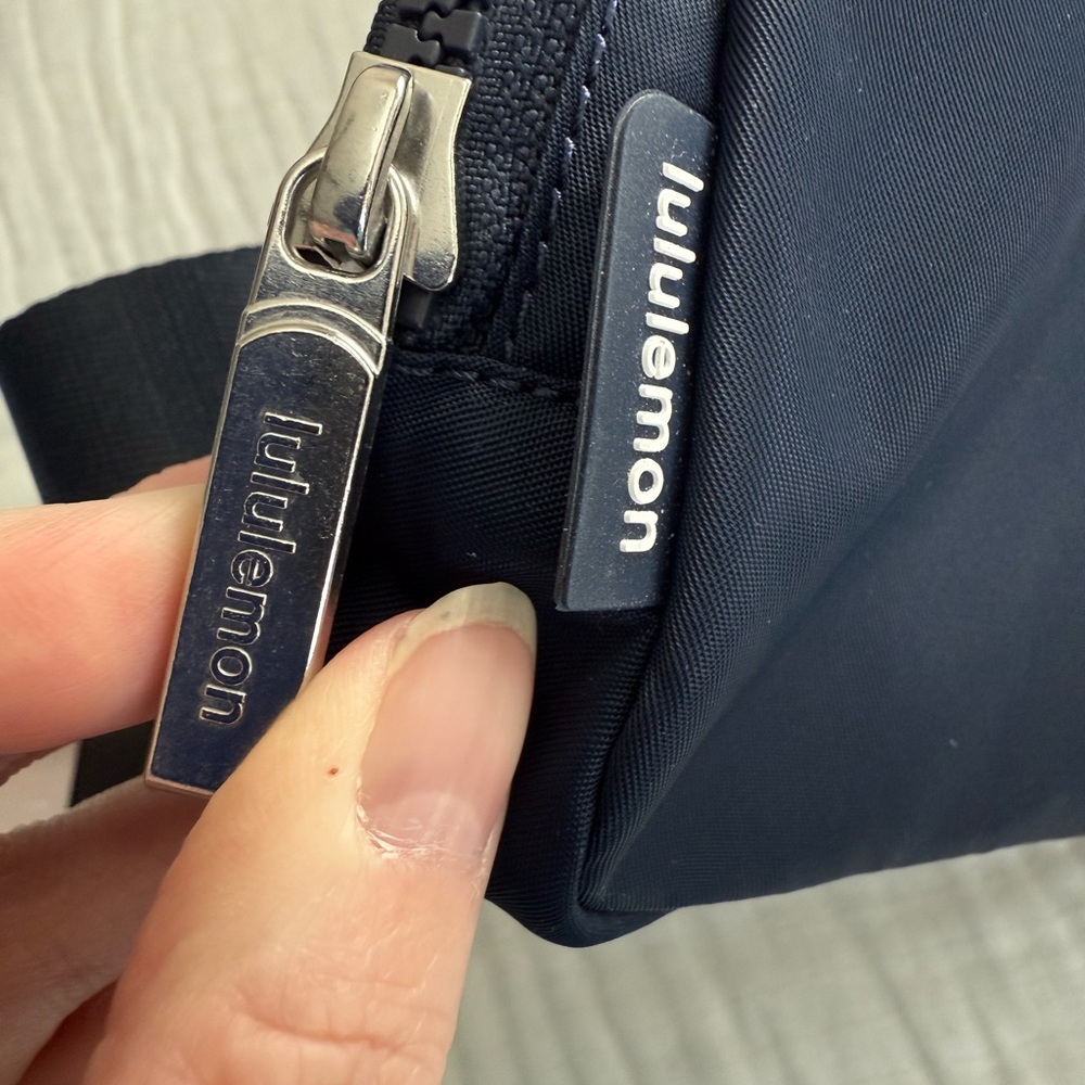 RARE NWT Lululemon Denver Broncos Everywhere Belt Bag *1L - Picture 6 of 8